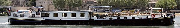 Luxury barge cruises on Impressionniste in Provence, France