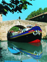 Navegue por el Canal del Mediodía, al sur de Francia